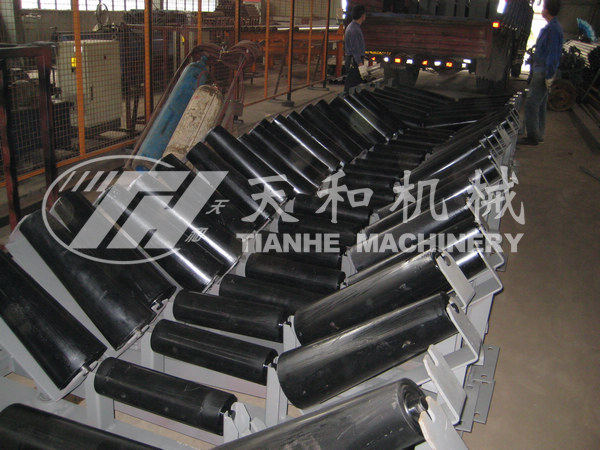 錐形(xíng)上調心托輥組(zu) DTII型