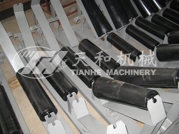 錐形(xing)上調心托輥組(zu) DTII型